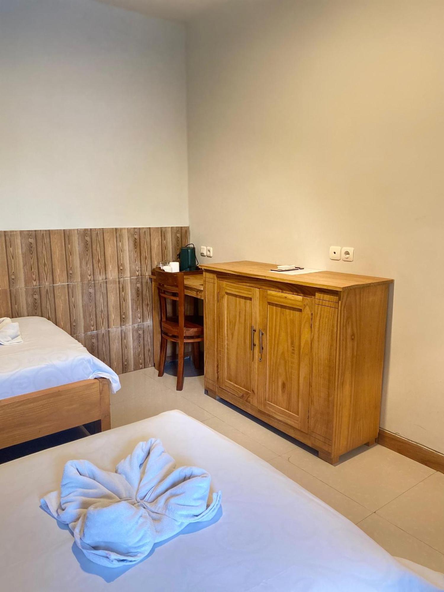 Ghamed Sari Hotel Buitenkant foto