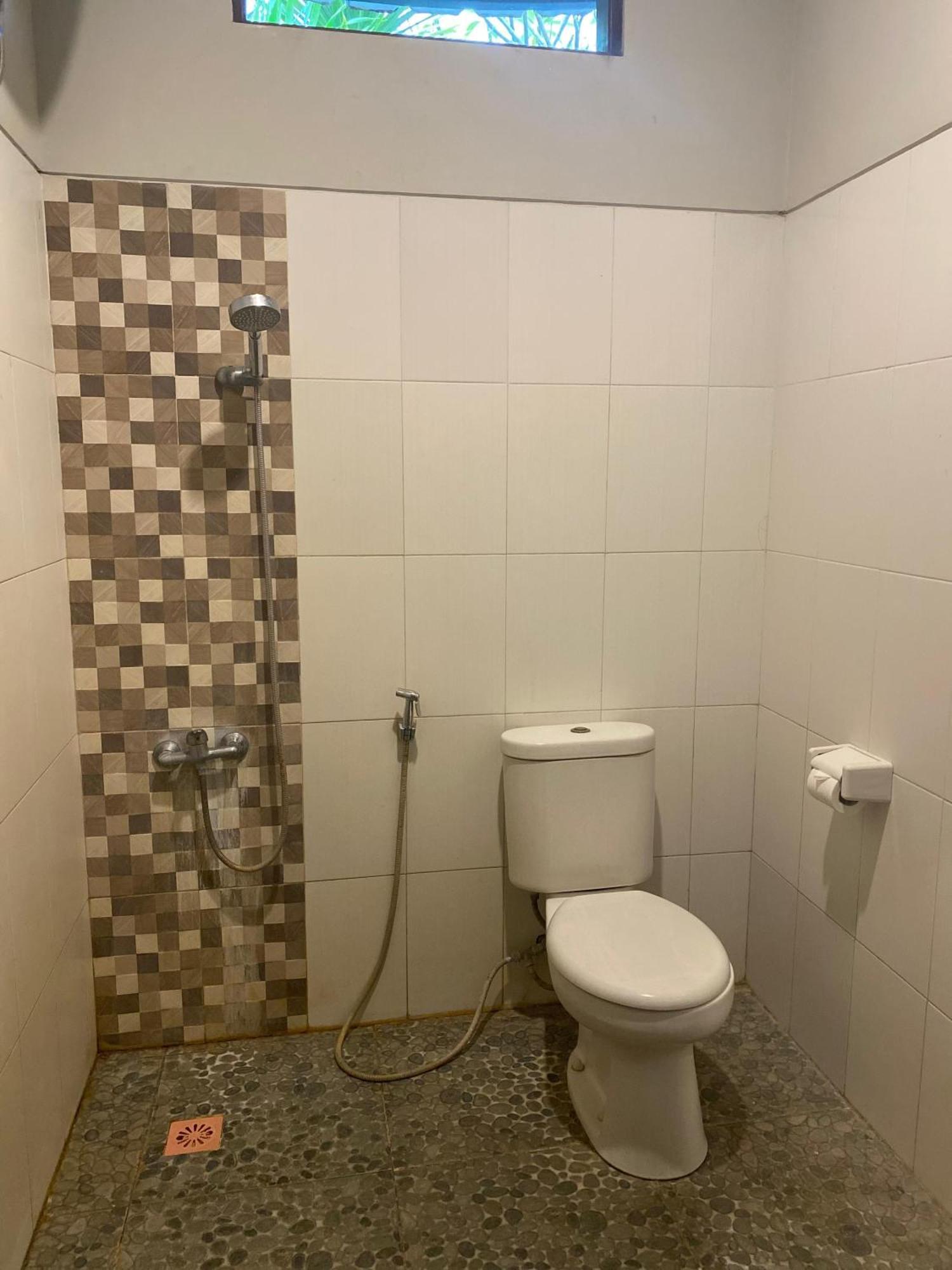 Ghamed Sari Hotel Buitenkant foto
